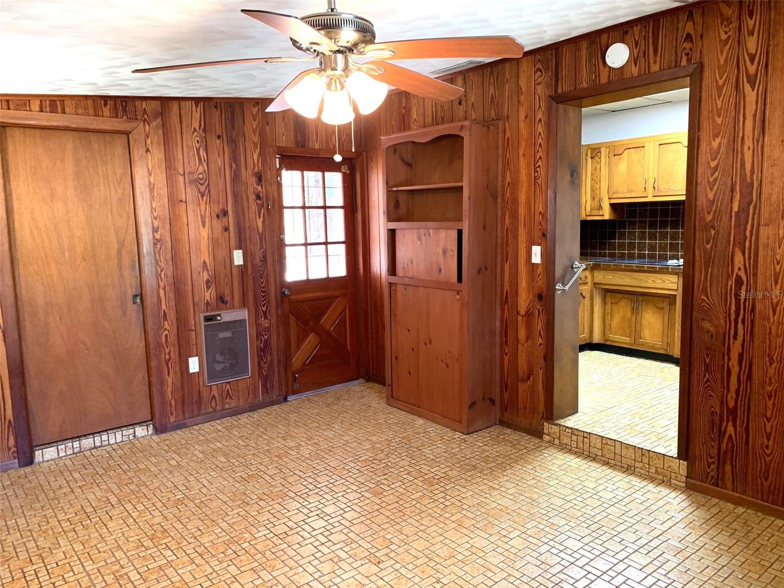 MICHAELSONS L J RE-SUBDIVISIO - Residential Lease