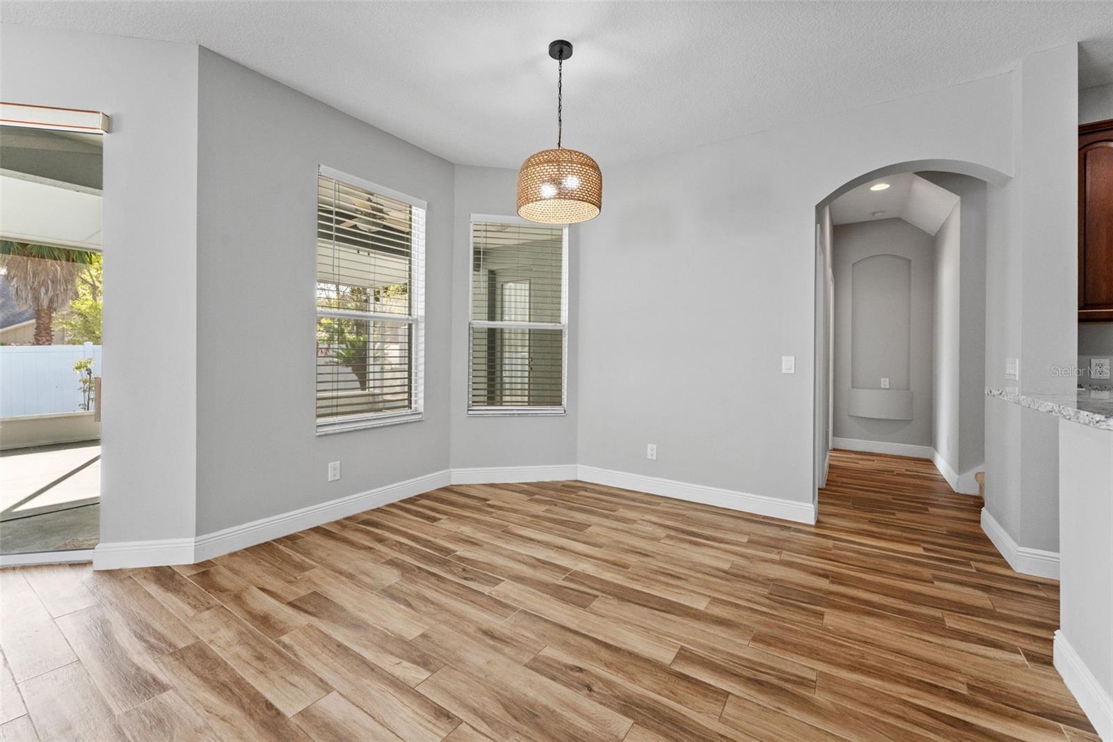 VALRICO LAKE - Residential