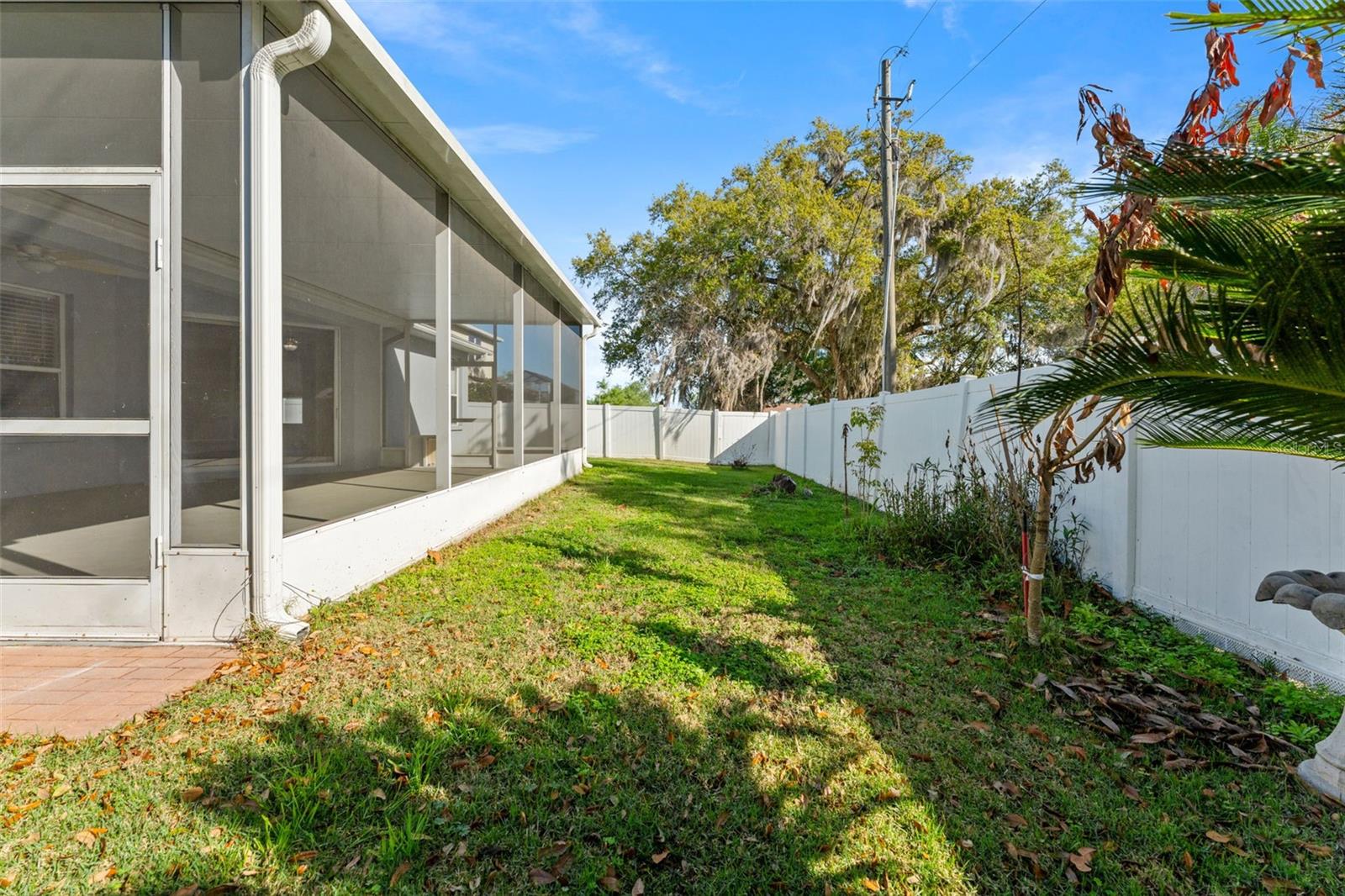 VALRICO LAKE - Residential