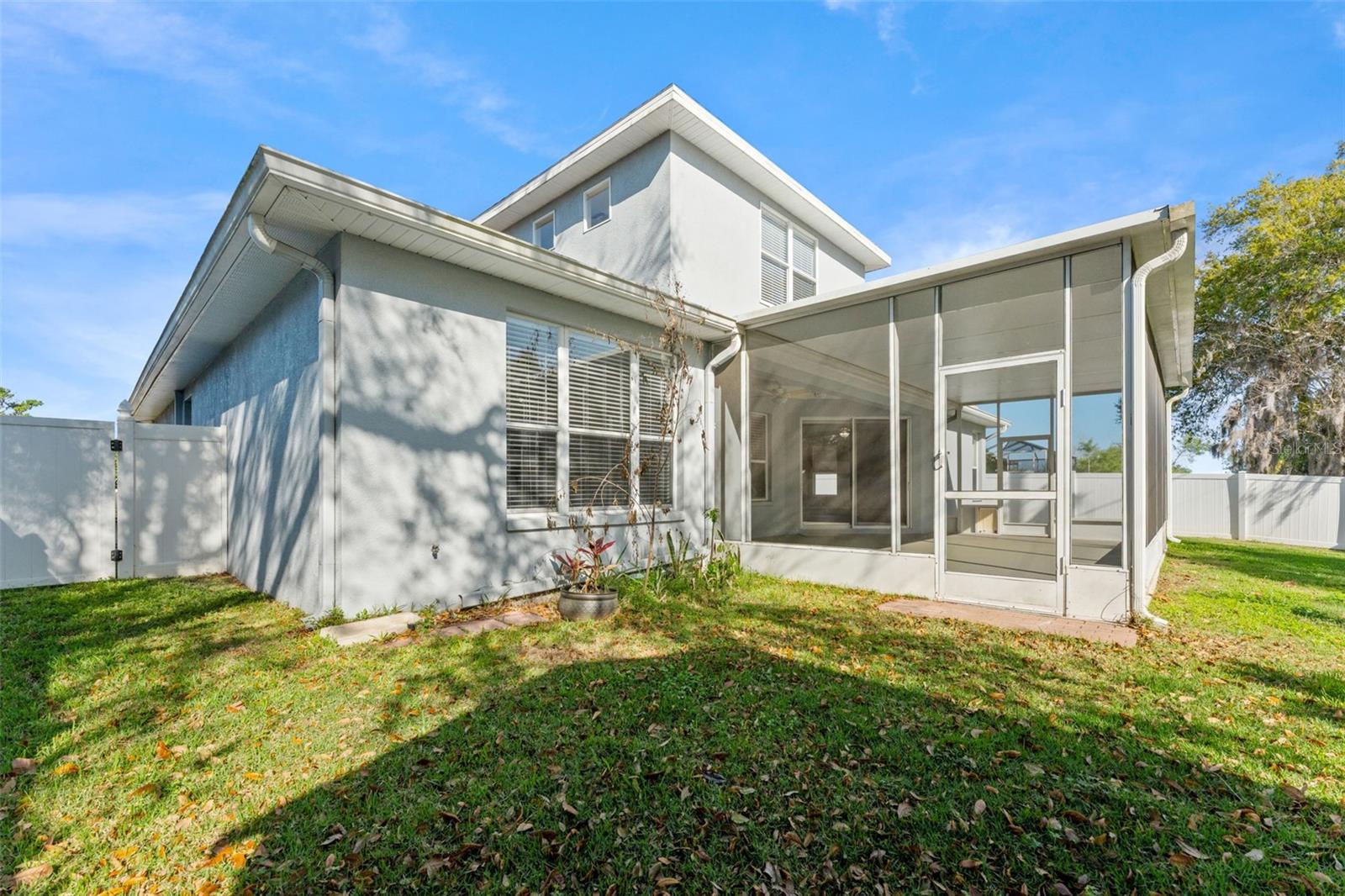 VALRICO LAKE - Residential