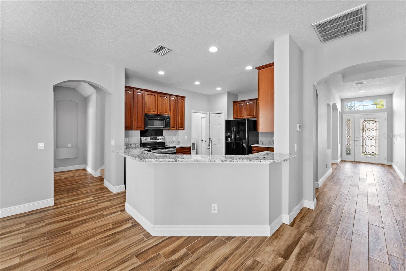 VALRICO LAKE - Residential