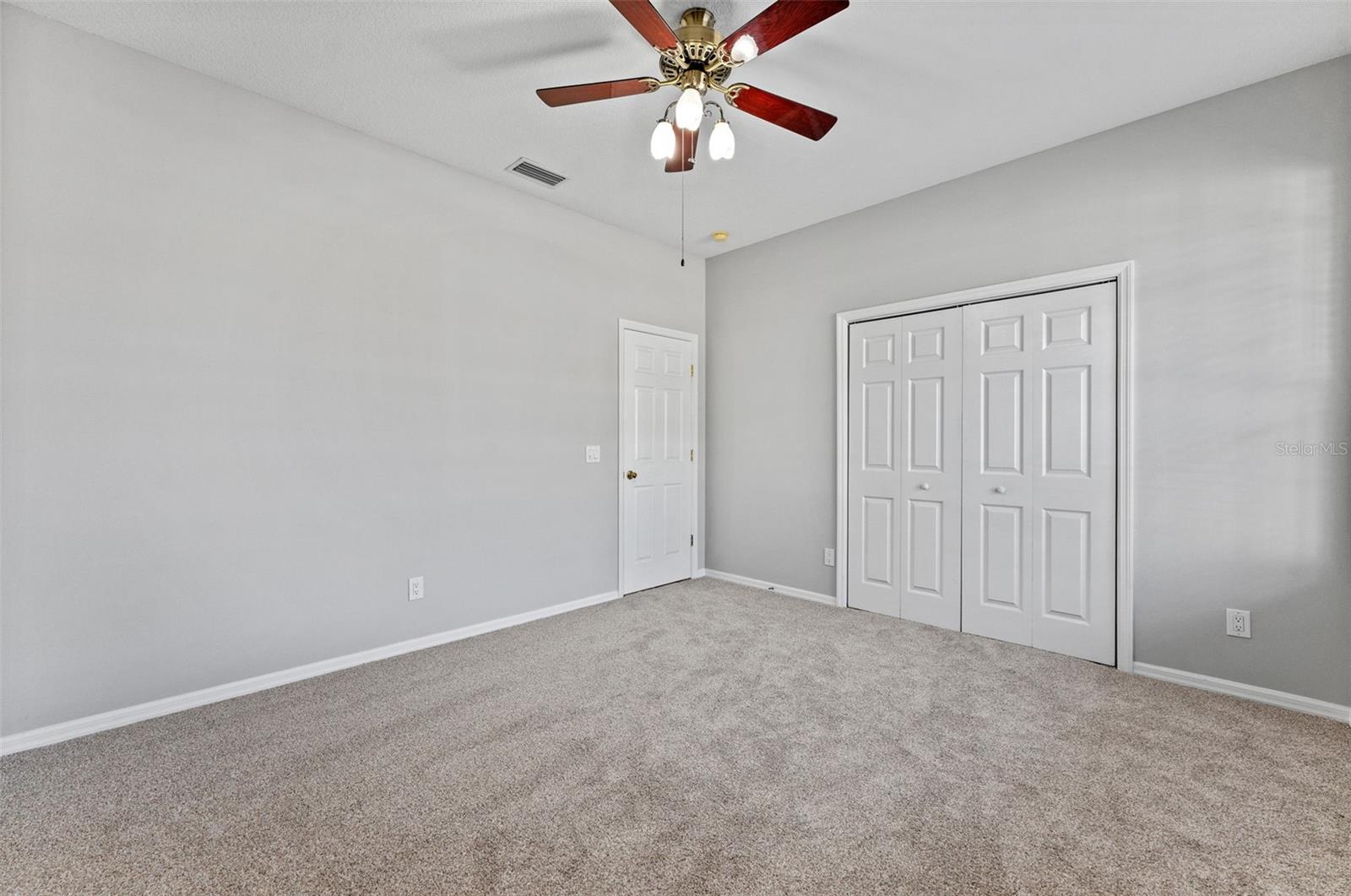 VALRICO LAKE - Residential