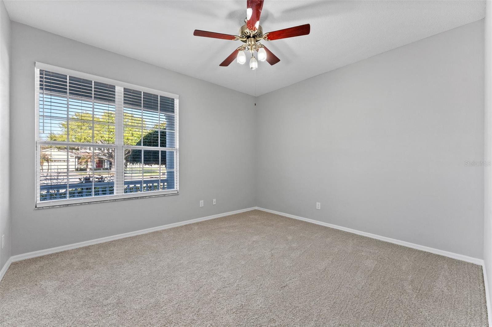 VALRICO LAKE - Residential