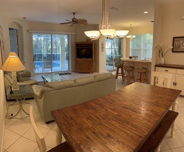 CARRIAGE RUN AT UNIVERSITY PLACE - Residential Lease