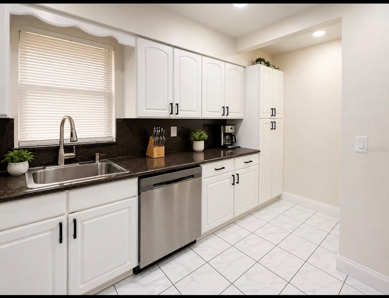 1618 CRYSTALVIEW TRAIL