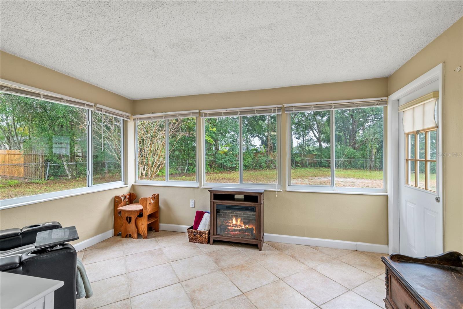 DELTONA LAKES UNIT 25 - Residential