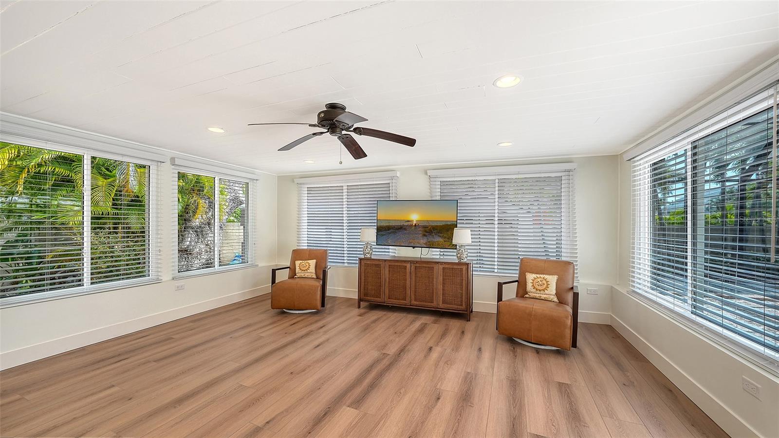 SAINT ARMANDS DIV JOHN RI - Residential