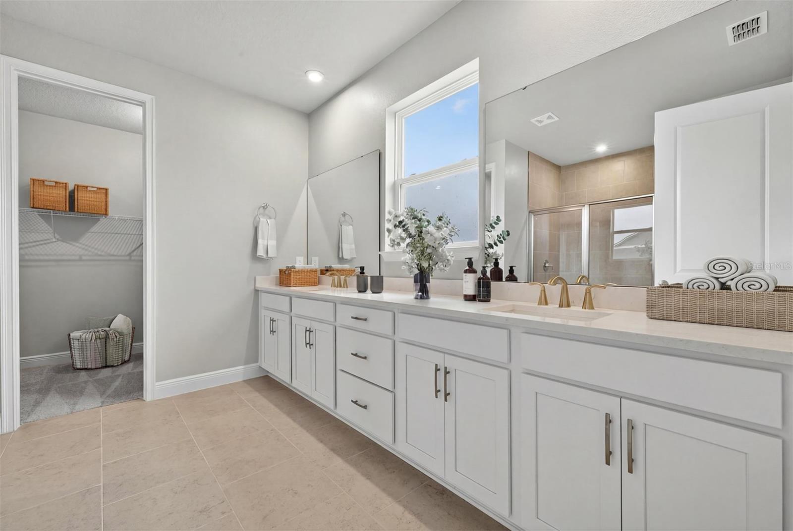 SUNSTONE LAKESIDE AT WELLEN PARK - Residential