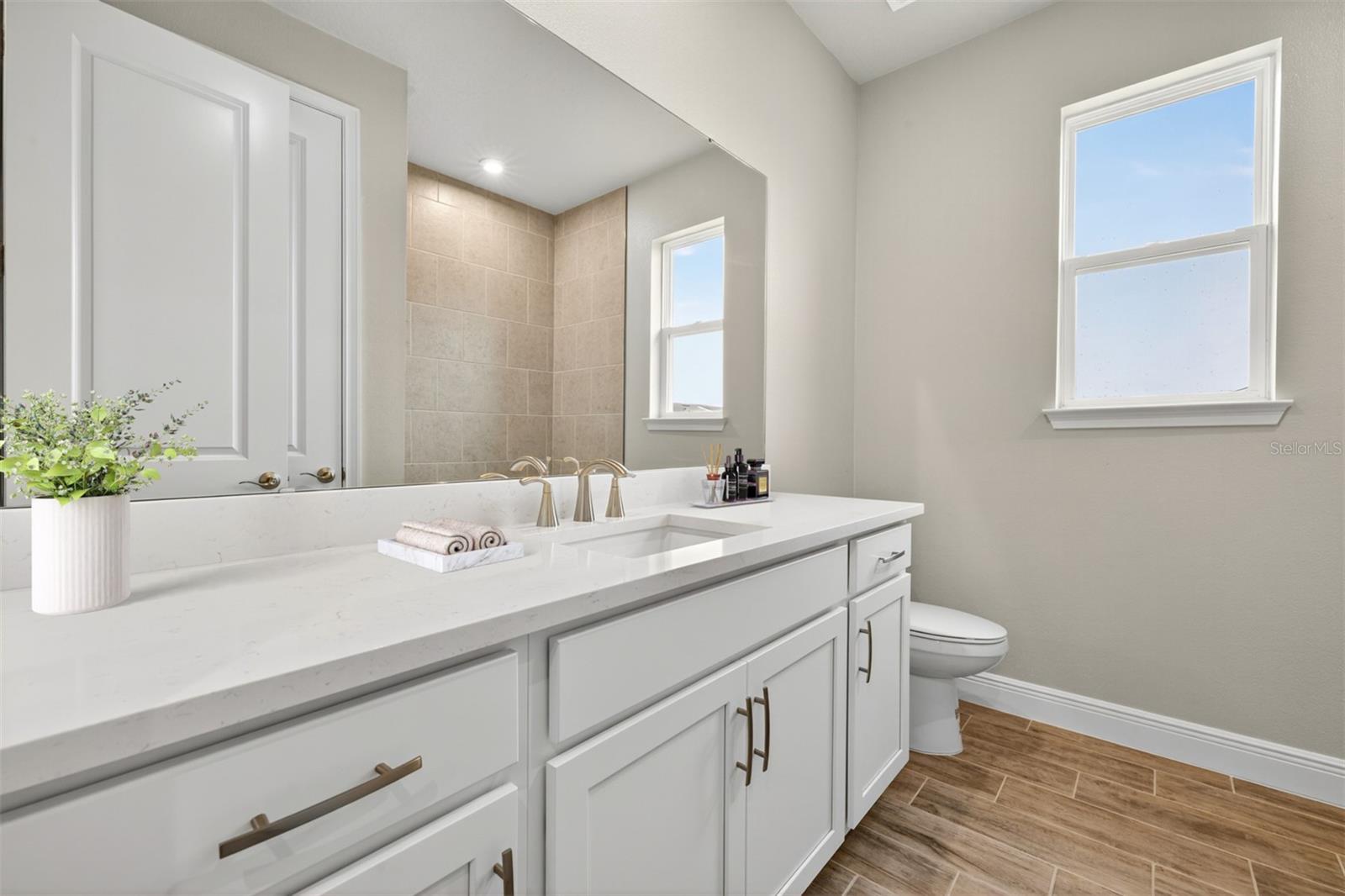 SUNSTONE LAKESIDE AT WELLEN PARK - Residential