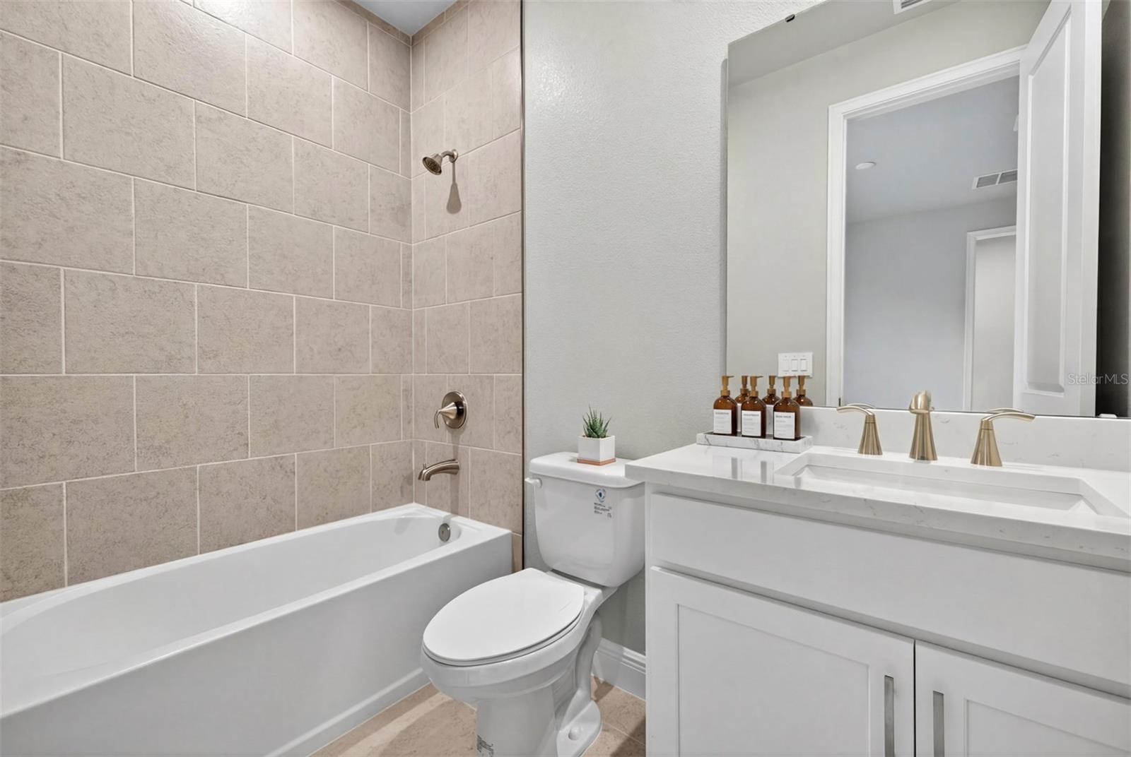 SUNSTONE LAKESIDE AT WELLEN PARK - Residential