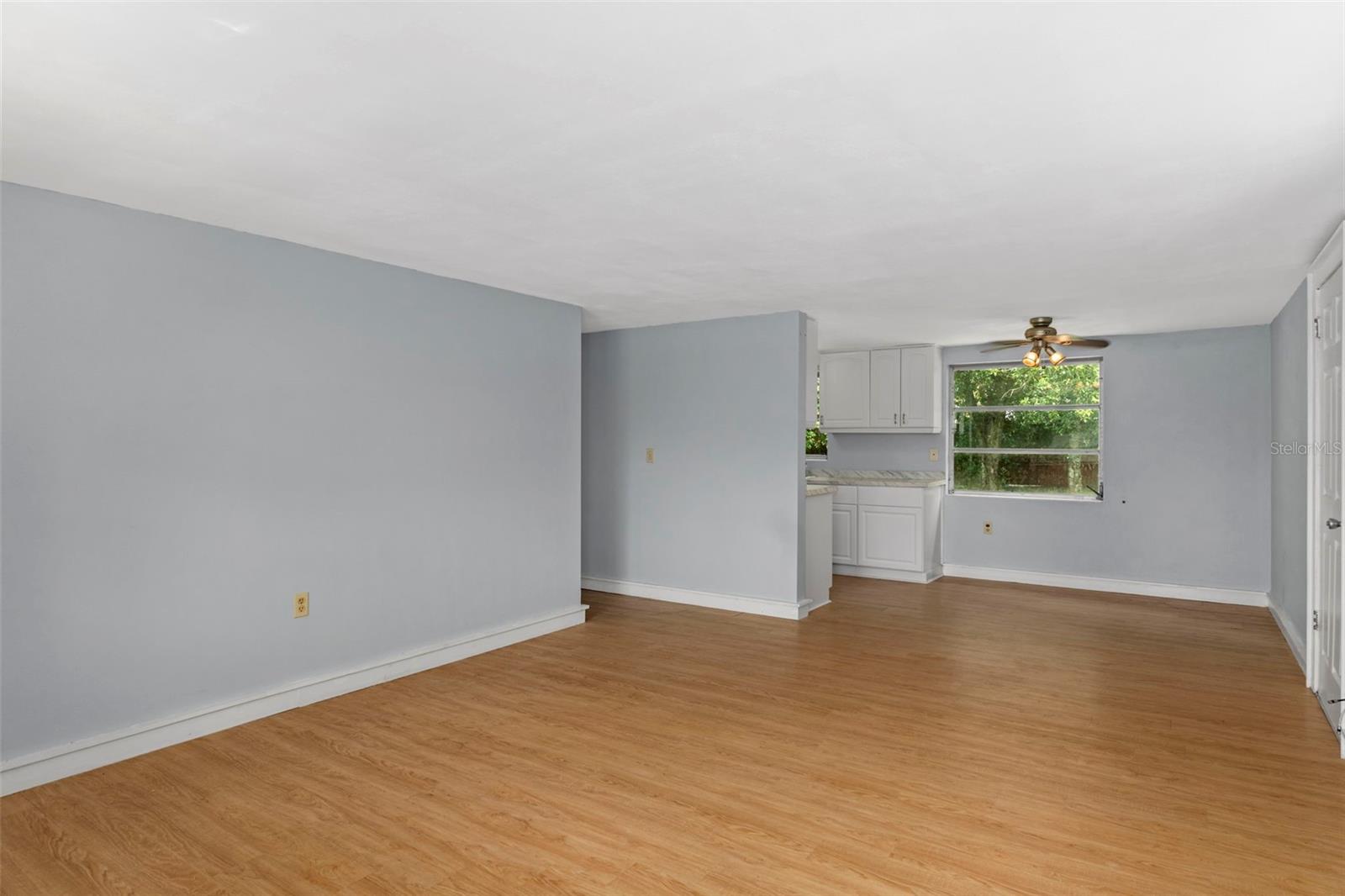 BEVERLY HILLS UNIT 04 - Residential