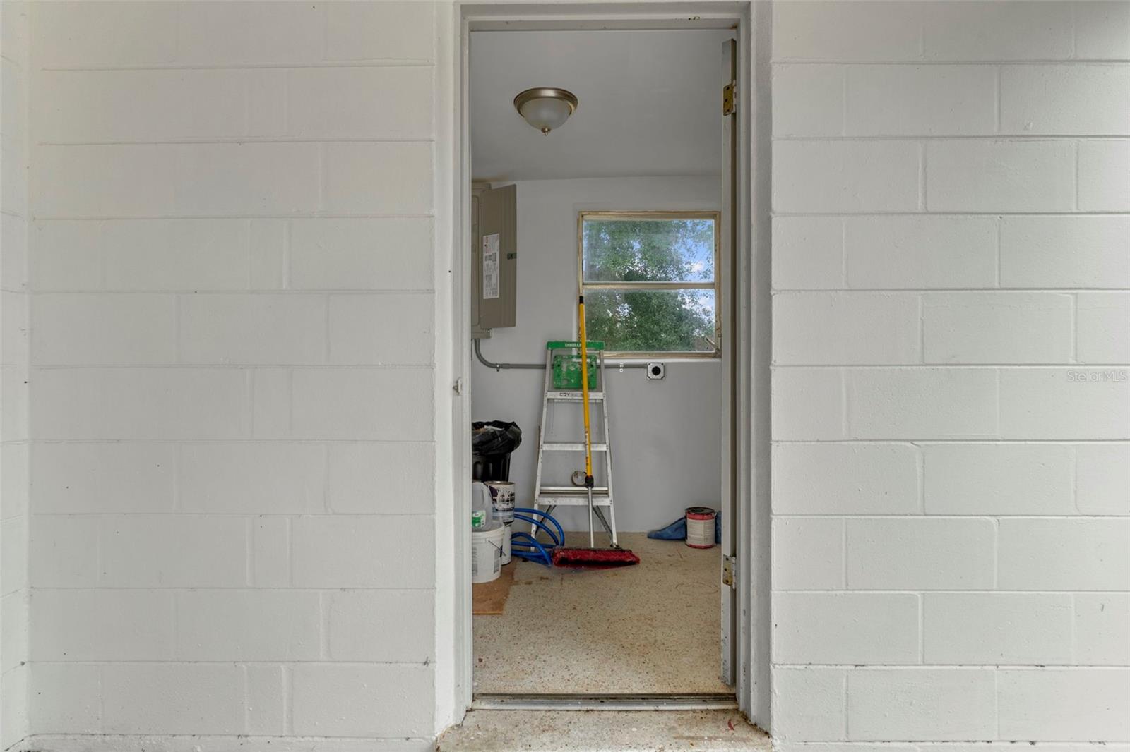 BEVERLY HILLS UNIT 04 - Residential