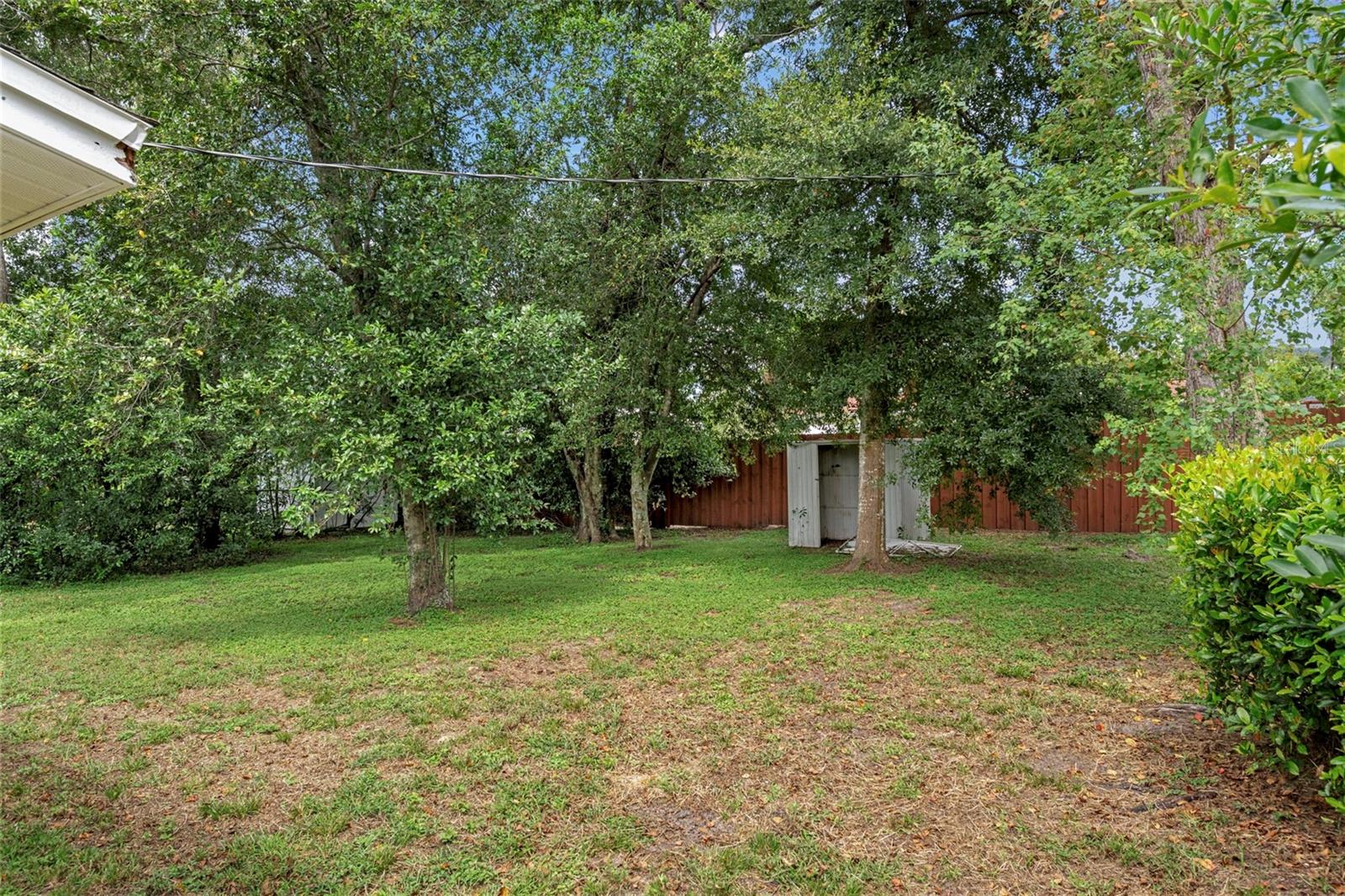 BEVERLY HILLS UNIT 04 - Residential