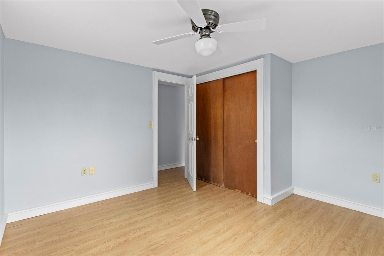 BEVERLY HILLS UNIT 04 - Residential