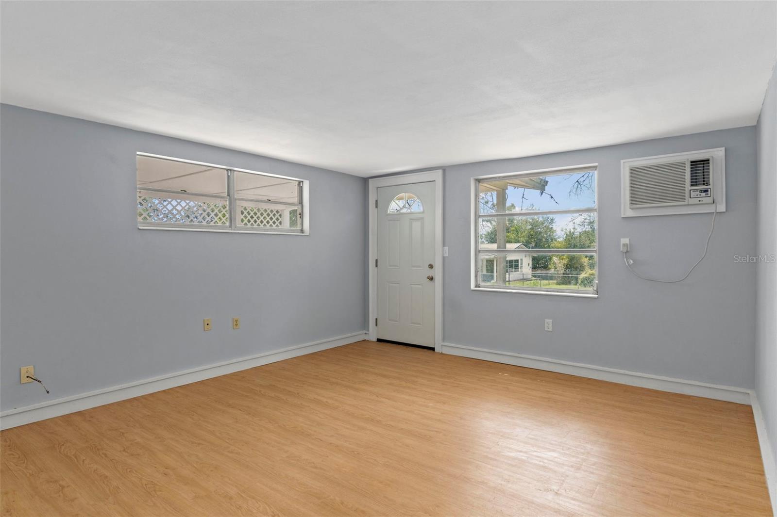 BEVERLY HILLS UNIT 04 - Residential