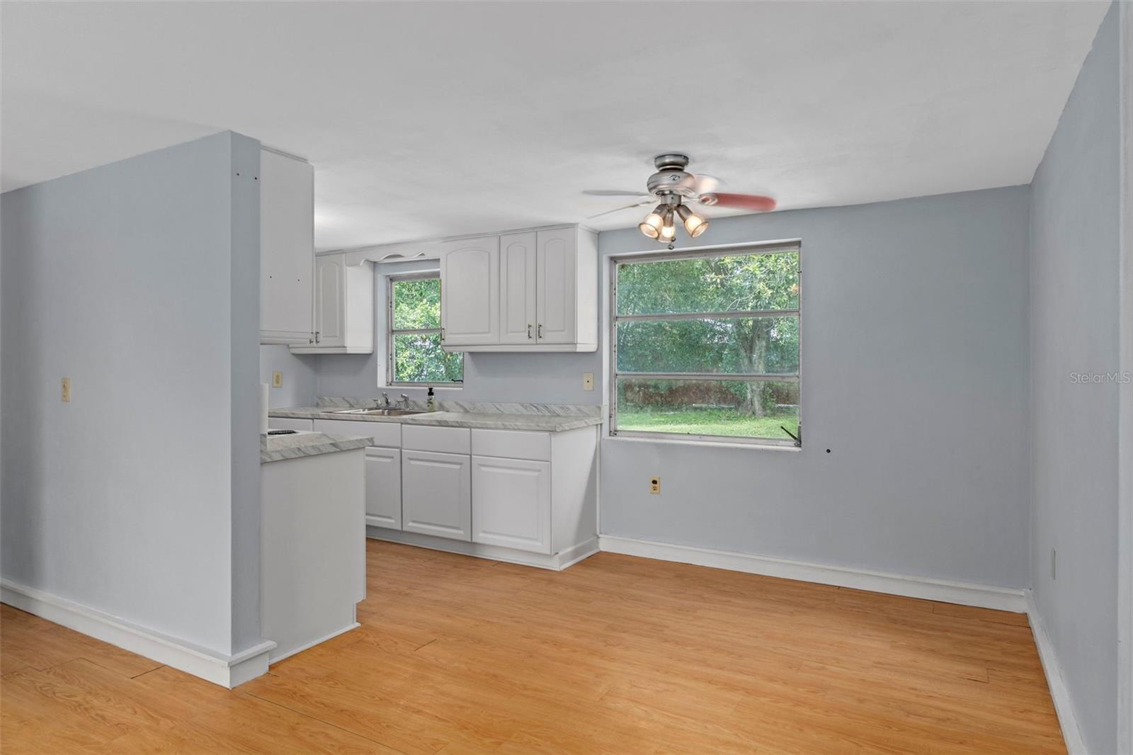 BEVERLY HILLS UNIT 04 - Residential