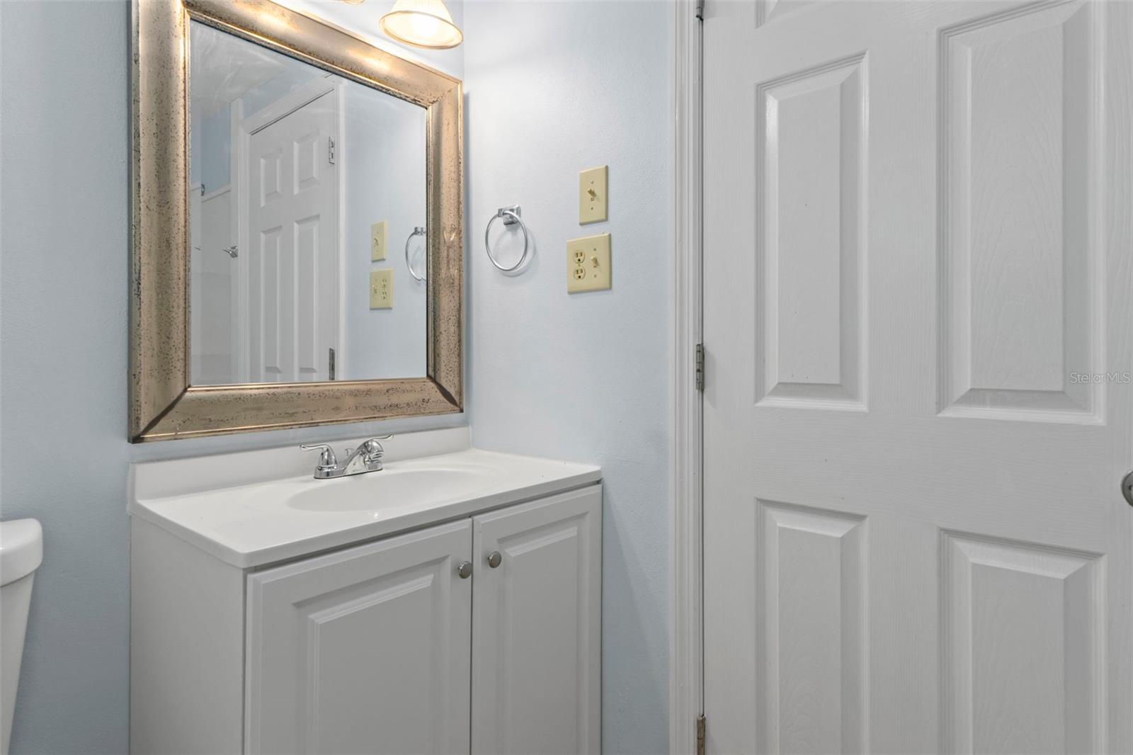 BEVERLY HILLS UNIT 04 - Residential