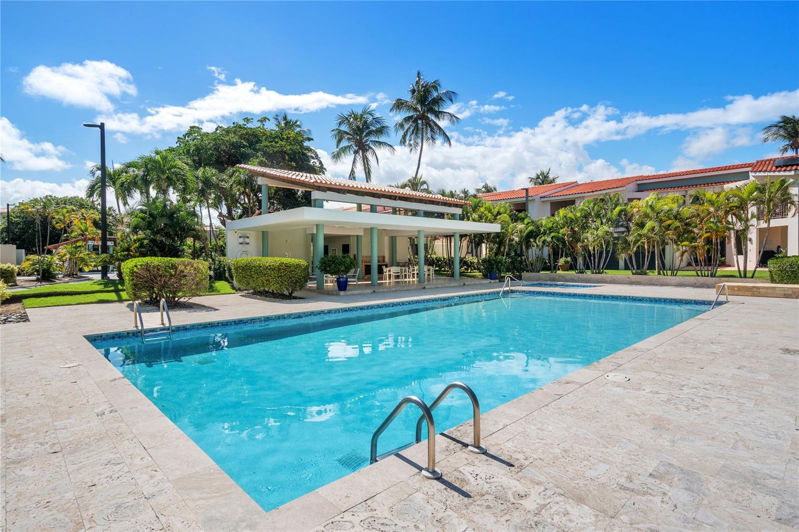 FAIRLAKES VILLAGE - Residential