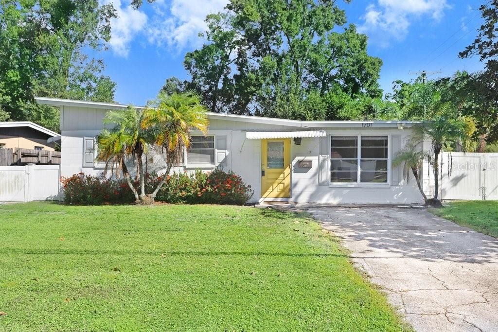 Photo of 1701 W Jean Street, Tampa, FL 33604 (MLS # TB8431301)