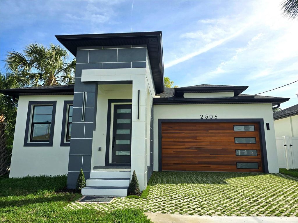 Photo of 2506 W Arch Street, Tampa, FL 33607 (MLS # TB8484770)