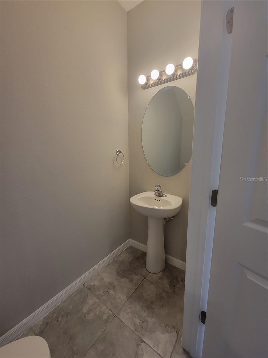 OAK CRK PRCL 8 PH II - Residential Lease