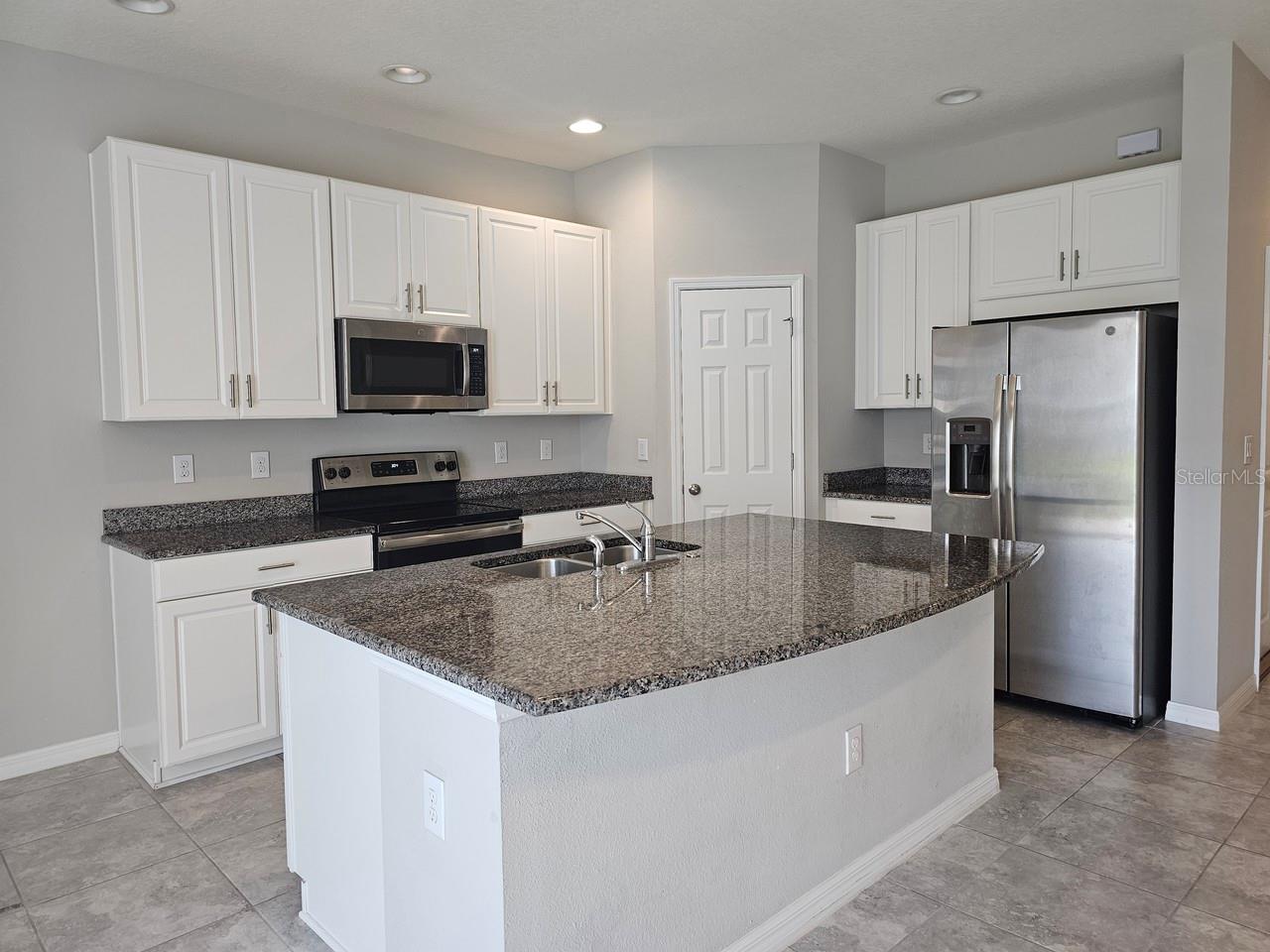 OAK CRK PRCL 8 PH II - Residential Lease