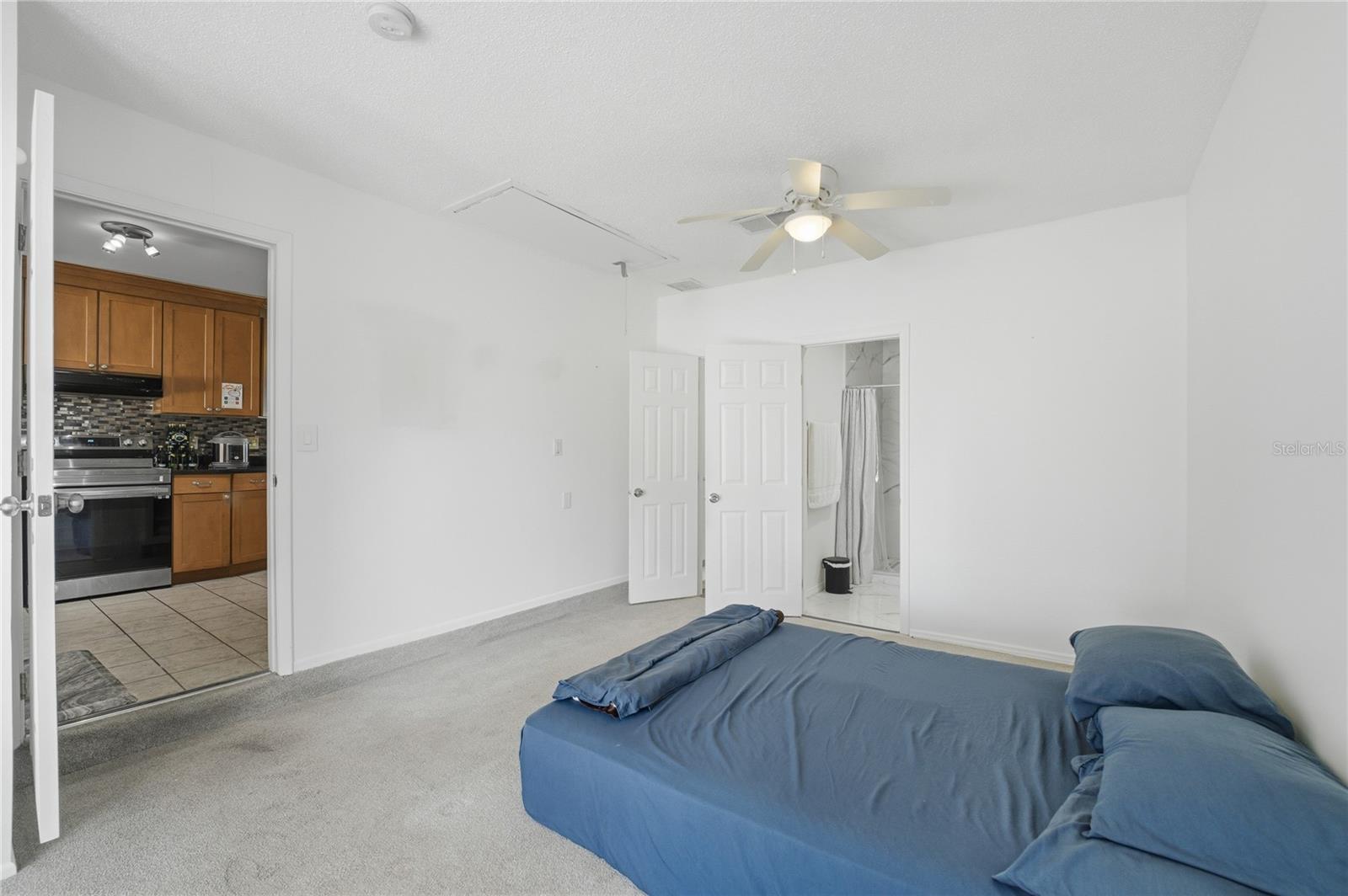 WINDMILL POINTE - Residential