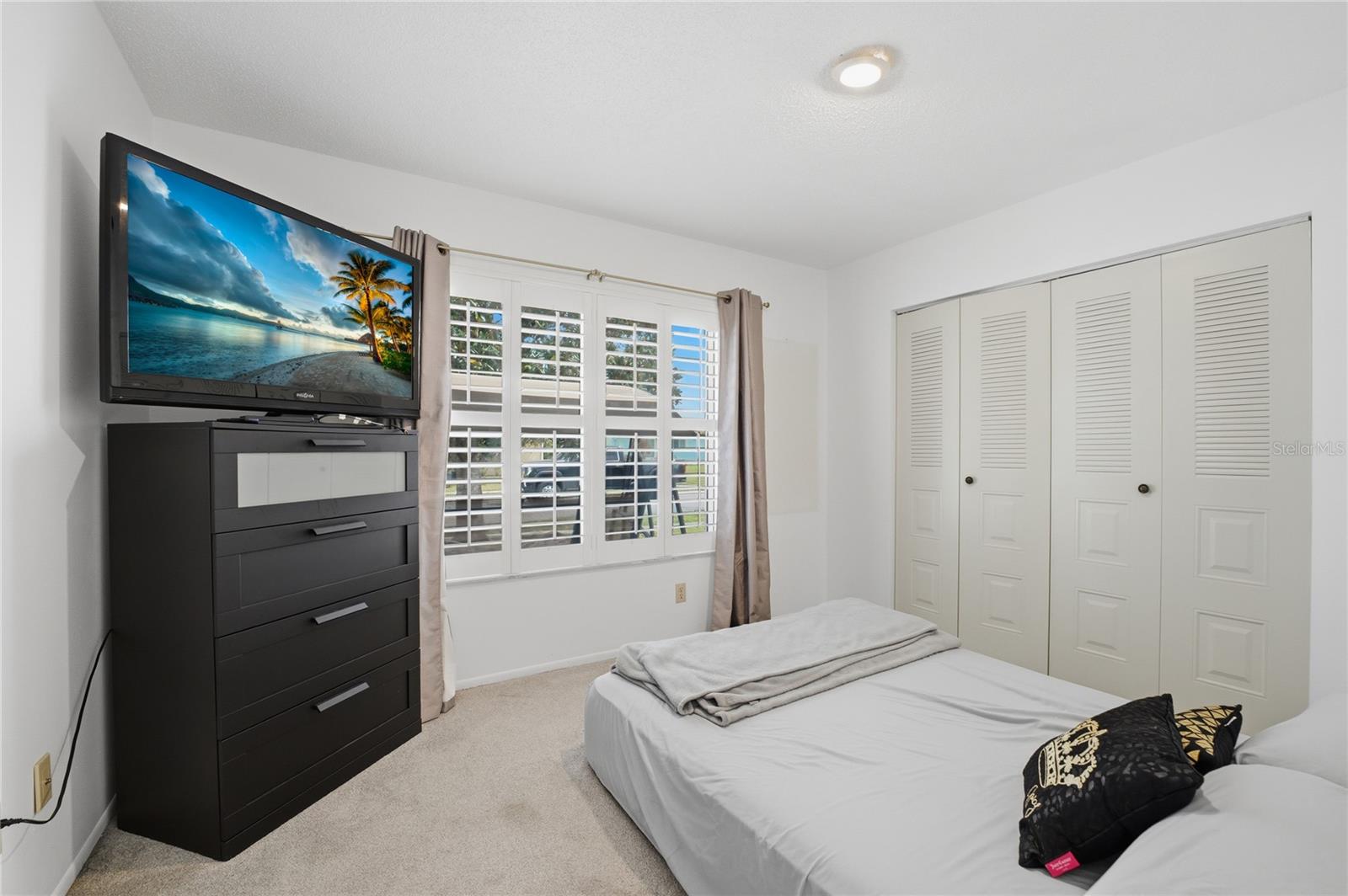 WINDMILL POINTE - Residential