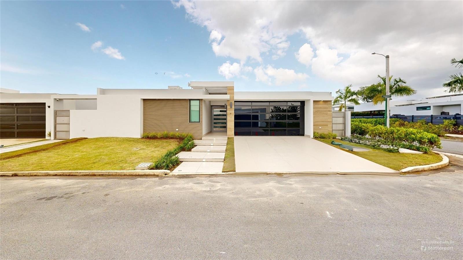 Open space. One floor. Full remodeled. Equipped.Terrace and Pool Generator 25 K