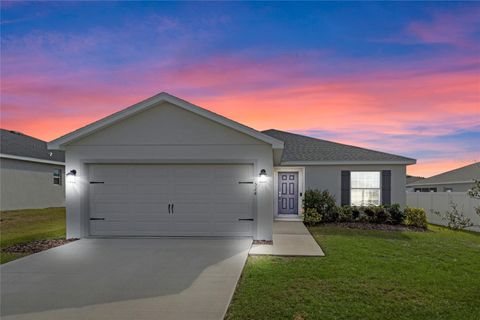 A home in LAKE WALES