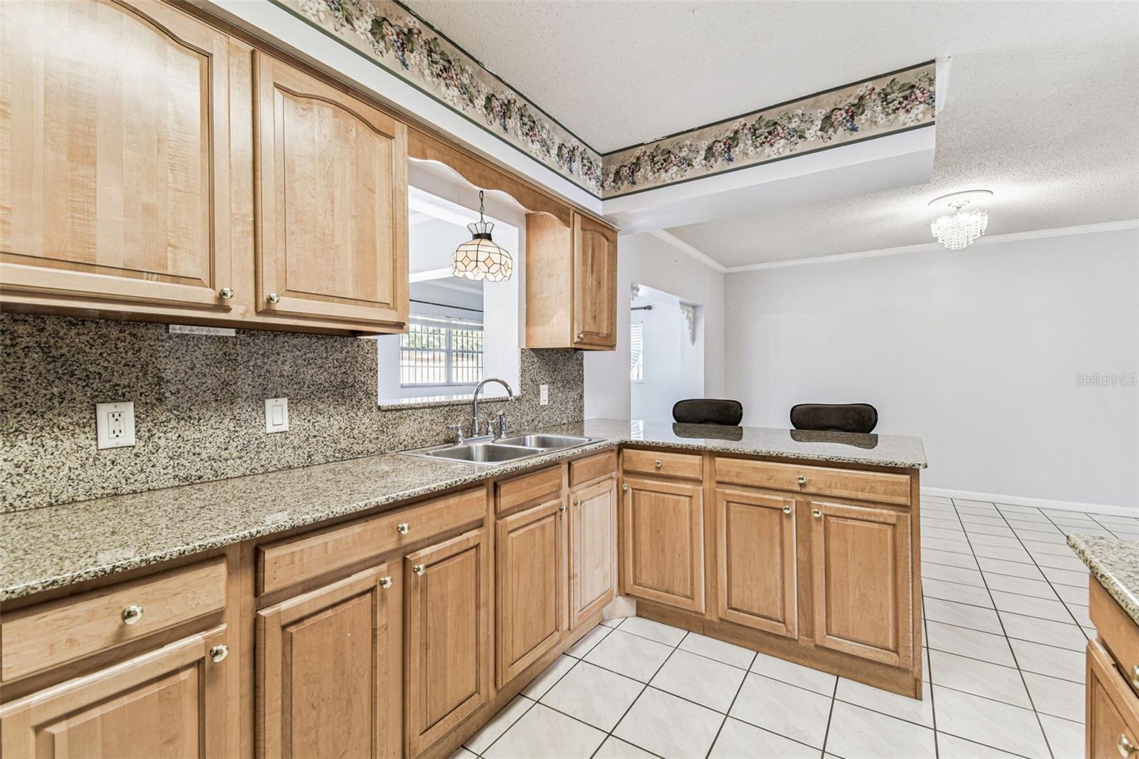 GROVEWOOD COURT - Residential