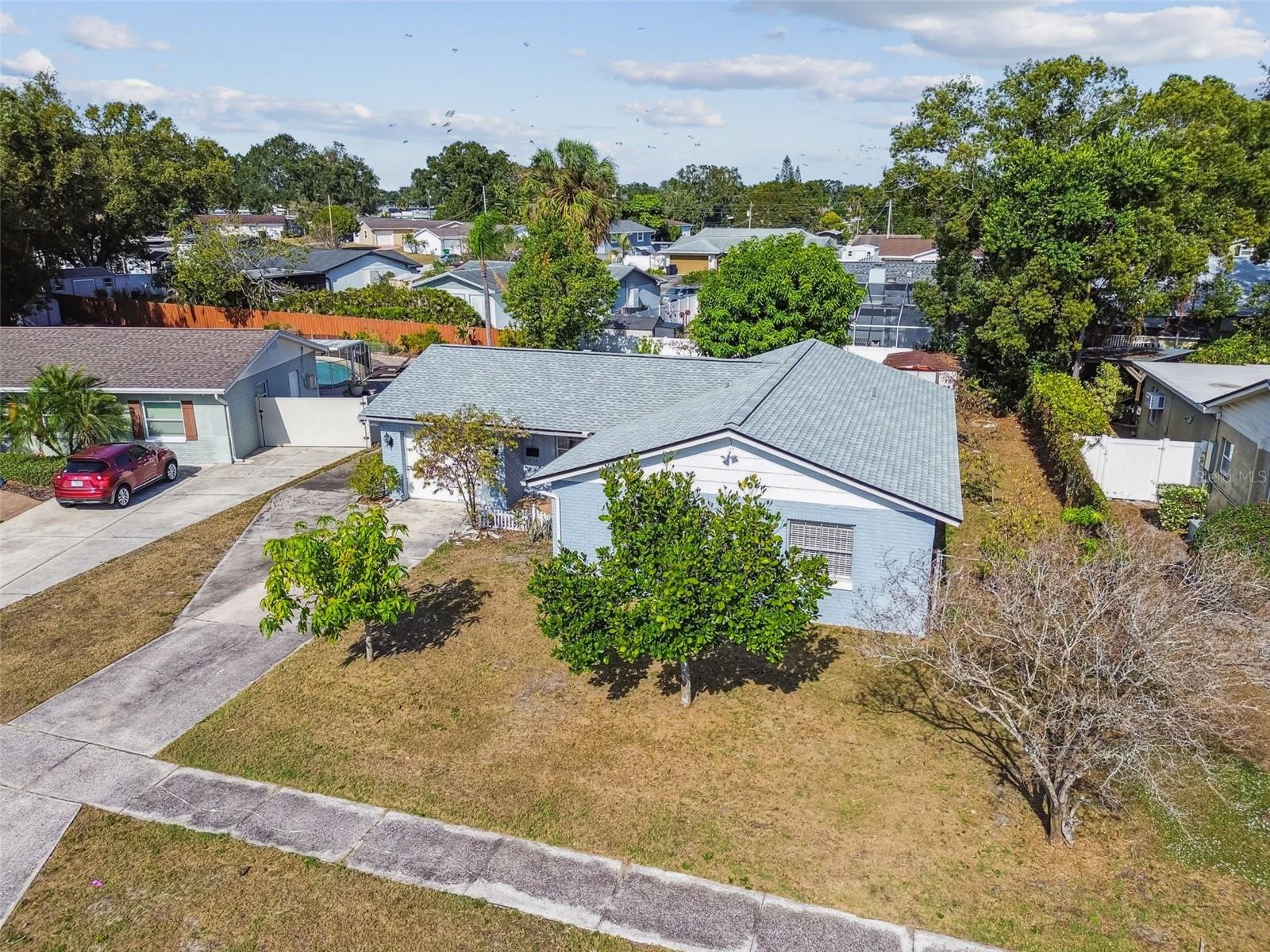 GROVEWOOD COURT - Residential