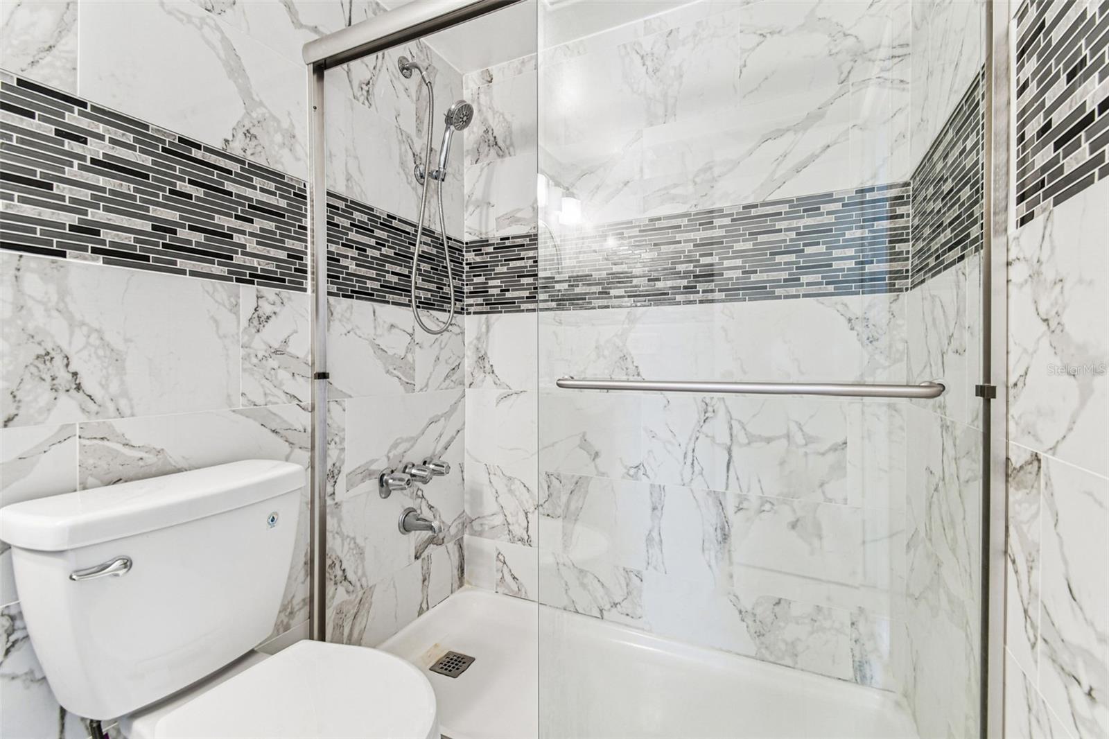 GROVEWOOD COURT - Residential