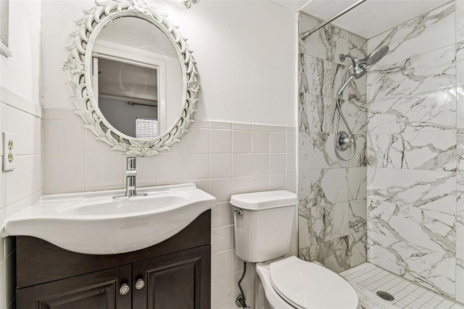 GROVEWOOD COURT - Residential