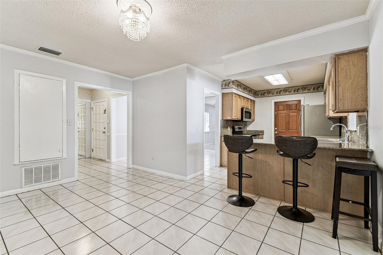 GROVEWOOD COURT - Residential