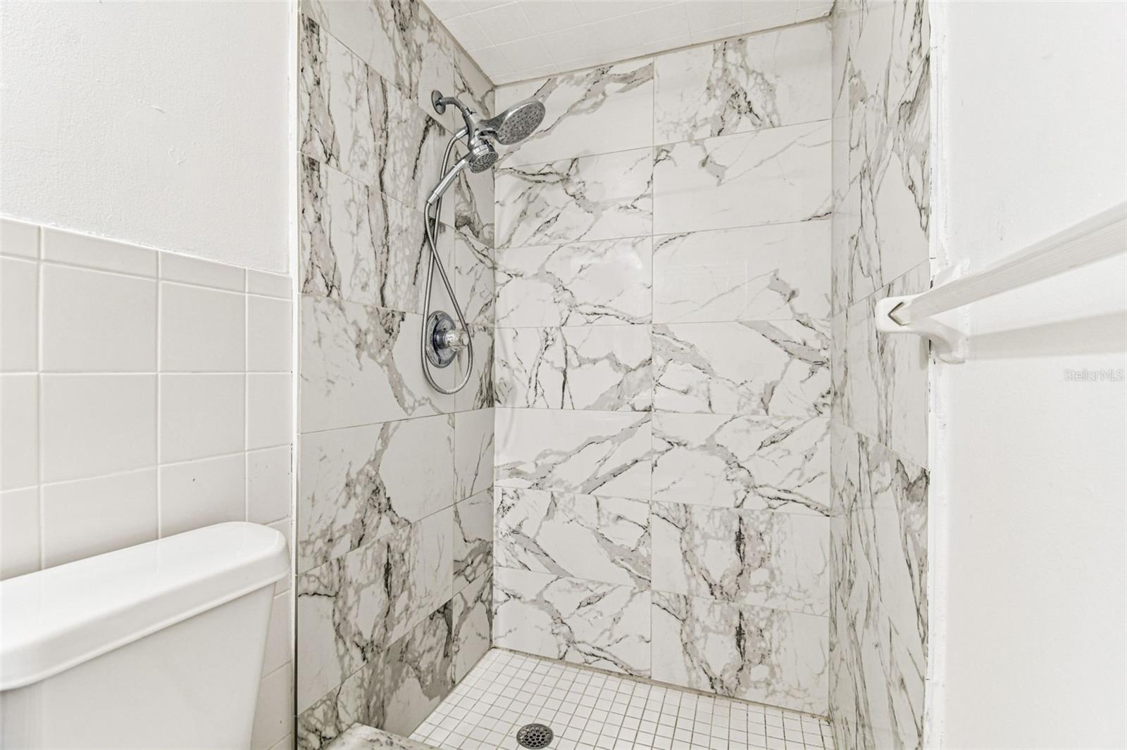 GROVEWOOD COURT - Residential