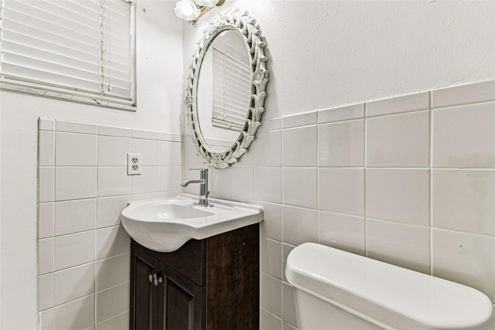 GROVEWOOD COURT - Residential