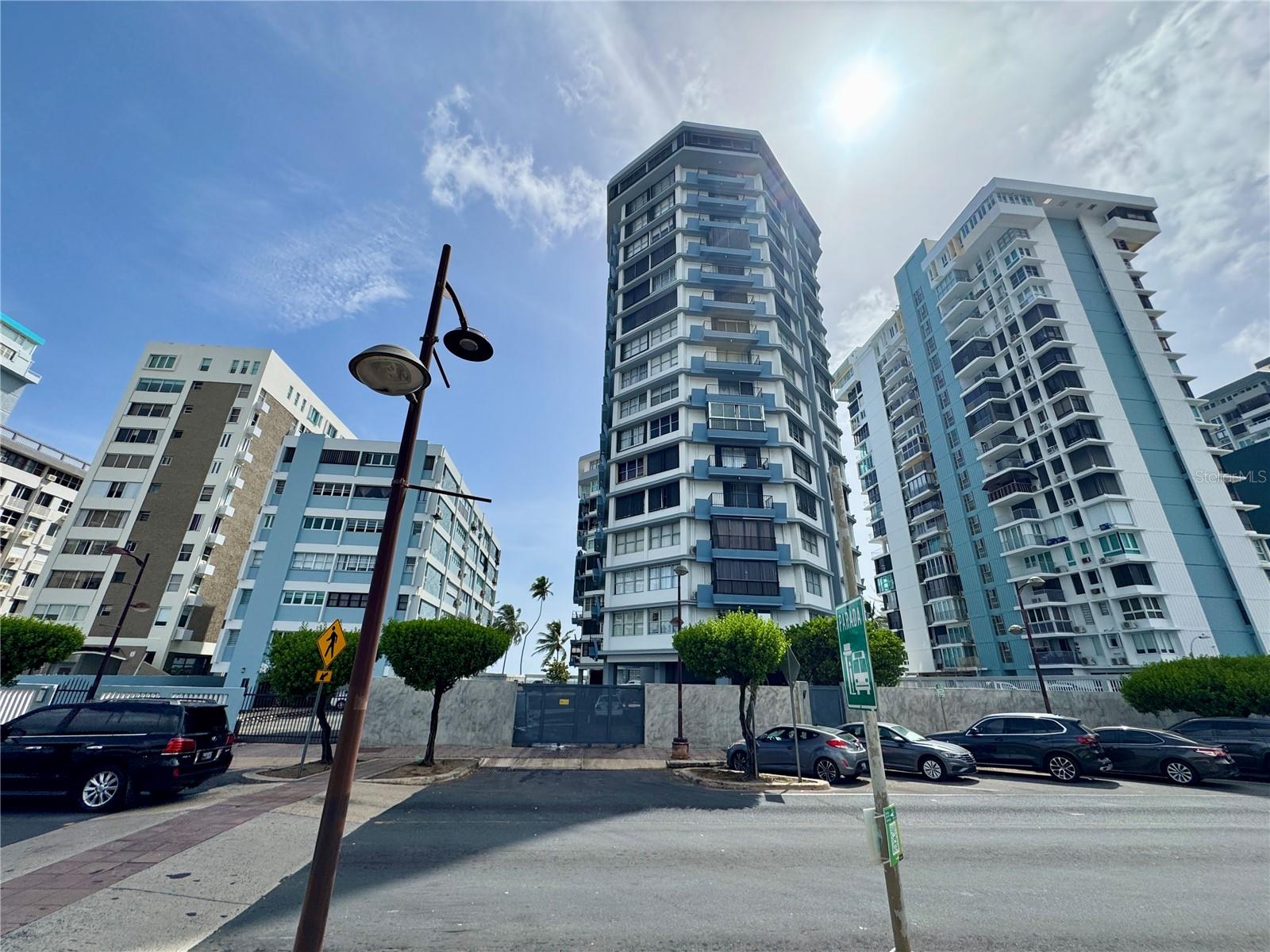 Beautiful apartment located with stunning views of the ocean, Isla Verde Avenue, and San José Lagoon. Located on the 7th floor, it offers stunning views of Isla Verde Beach from the living room, dining room, kitchen, and balcony. It consists of one spacious bedroom overlooking San José Lagoon, a bathroom, a living/dining/kitchen area, and a balcony with a view. HOA $329.83 and CRIM only $64.66 monthly. The complex features a pool, direct and private access to the beach, a BBQ area, one assigned parking space, and more. Don't miss this opportunity to acquire the beach apartment you've been waiting for in one of the most privileged locations in all of Puerto Rico. Requires repairs.