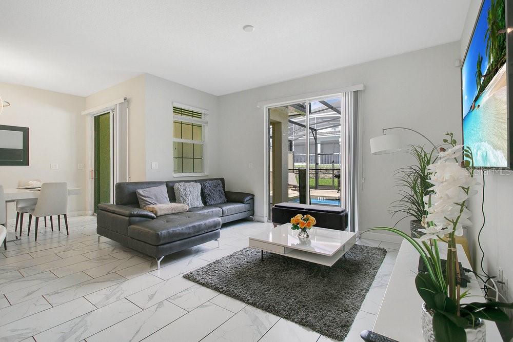 1552 PLUNKER DRIVE