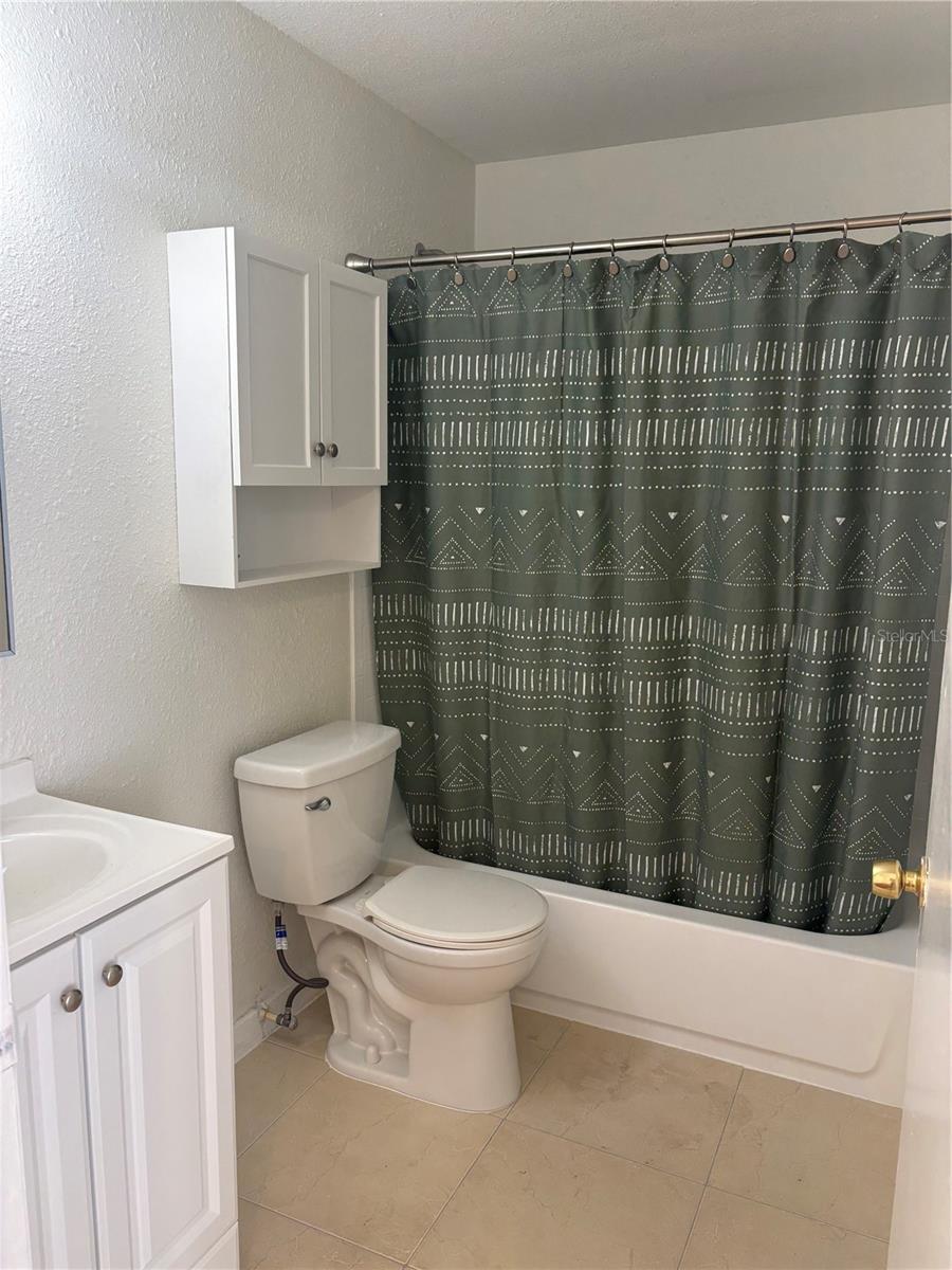 GREEN ACRES - Residential Lease