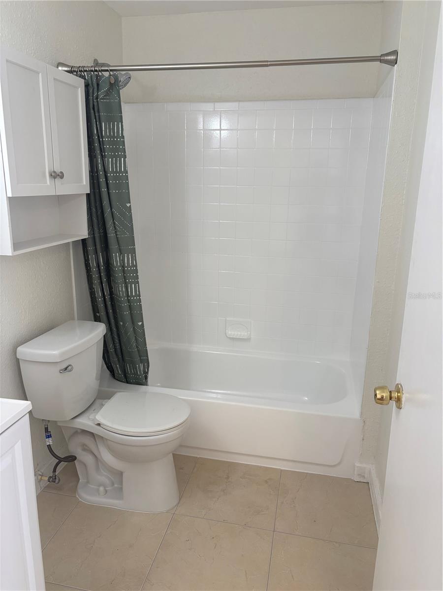 GREEN ACRES - Residential Lease