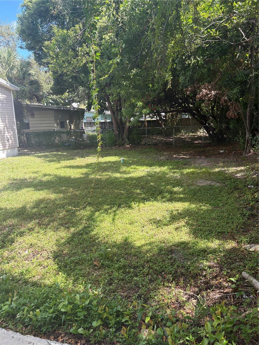 GREEN ACRES - Residential Lease
