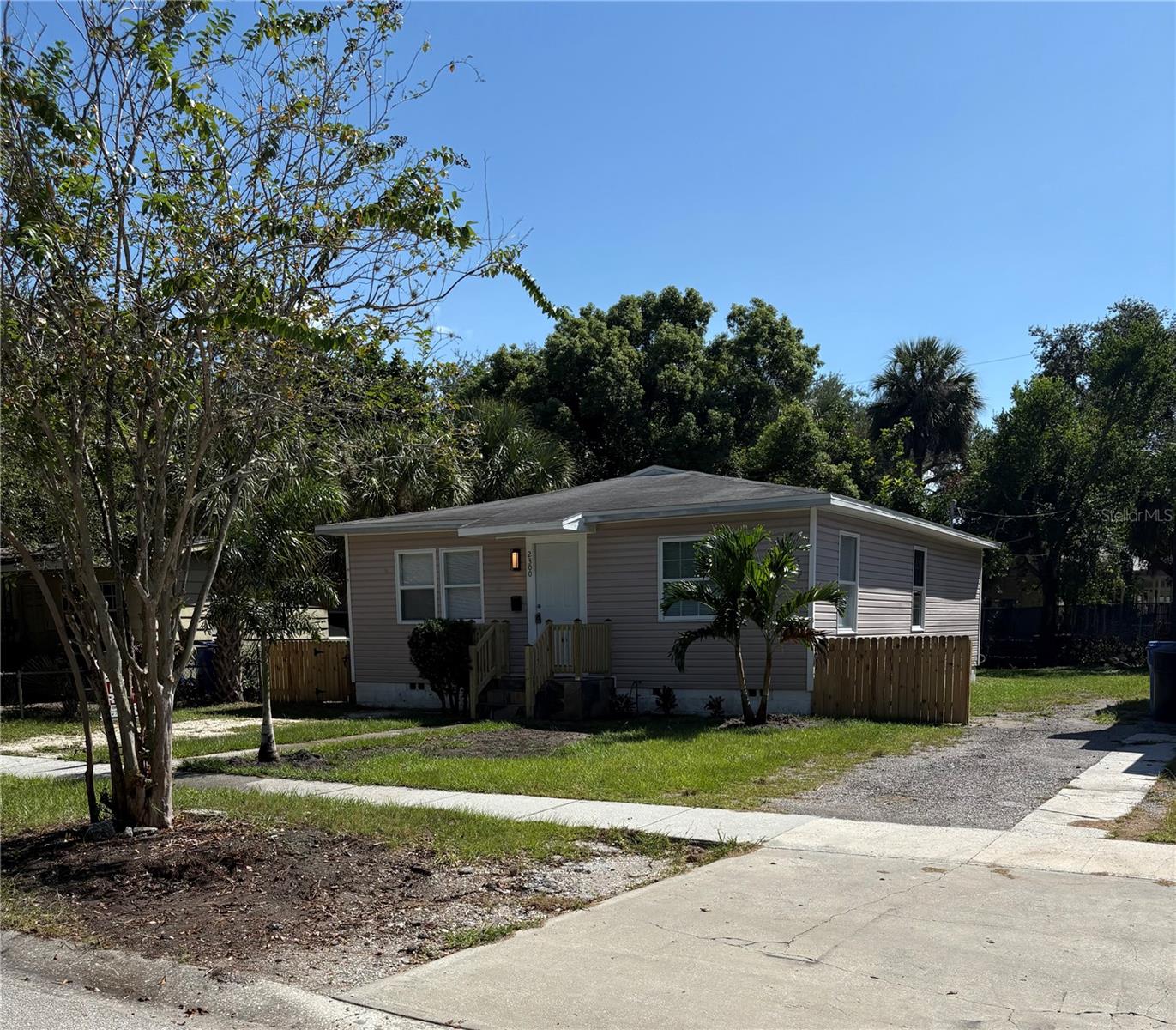 GREEN ACRES - Residential Lease
