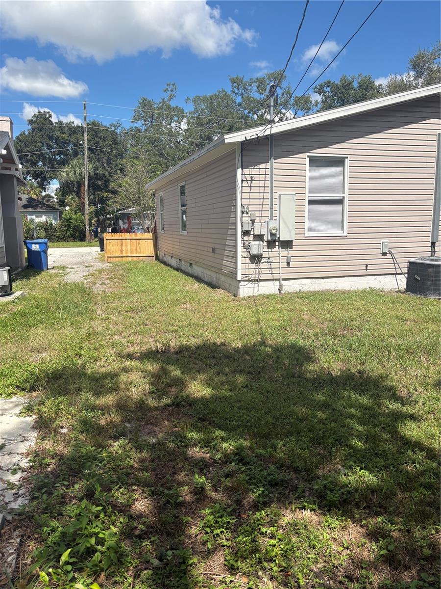 GREEN ACRES - Residential Lease