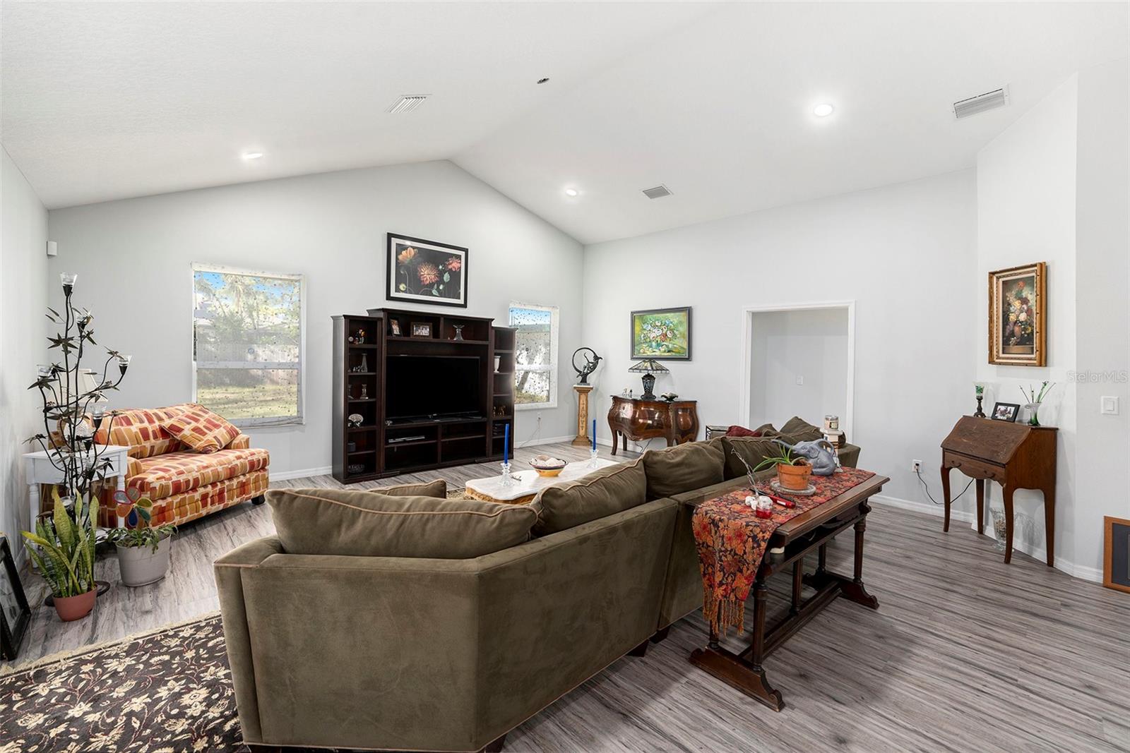 BOULEVARD PINES - Residential