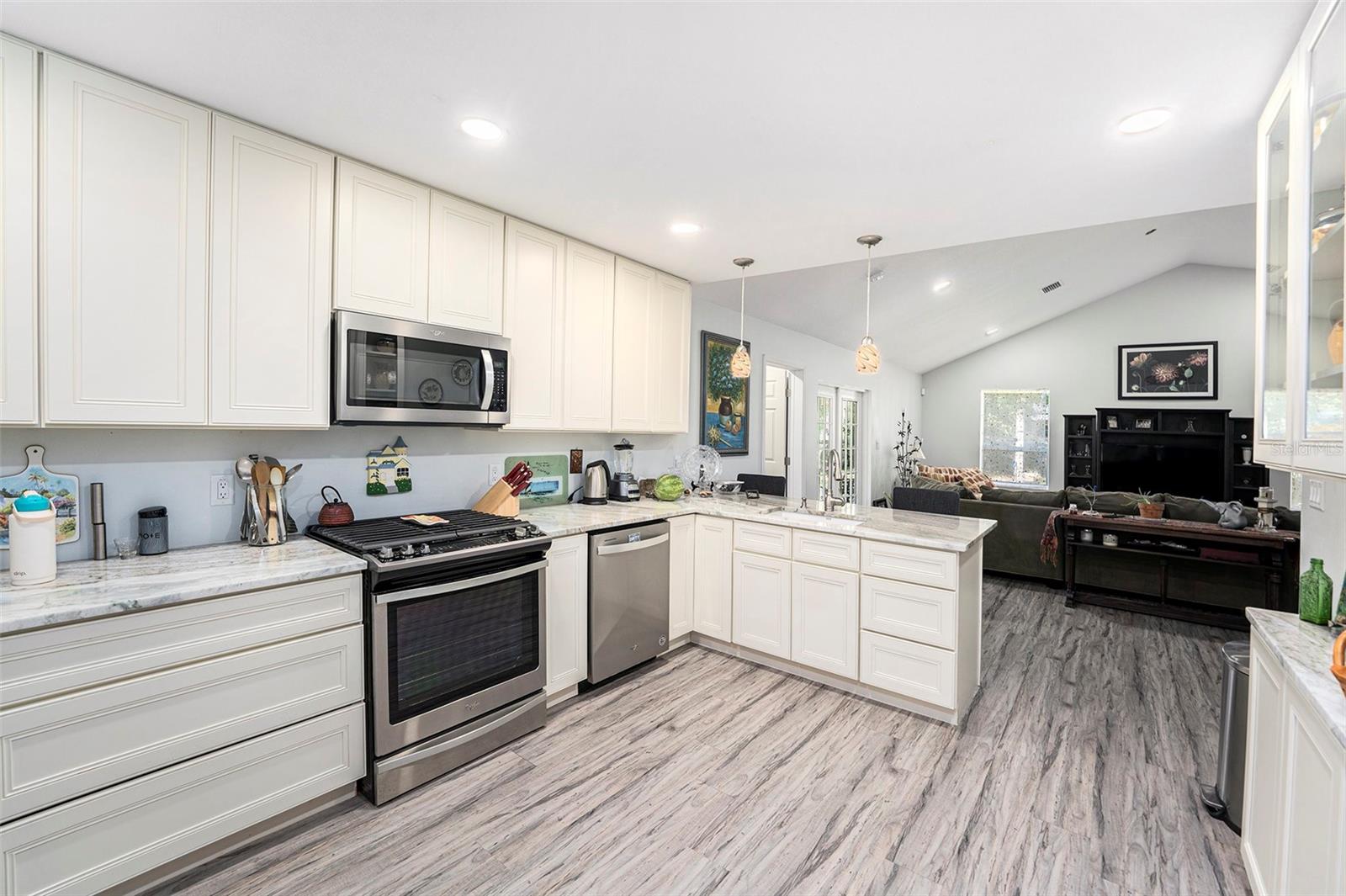 BOULEVARD PINES - Residential