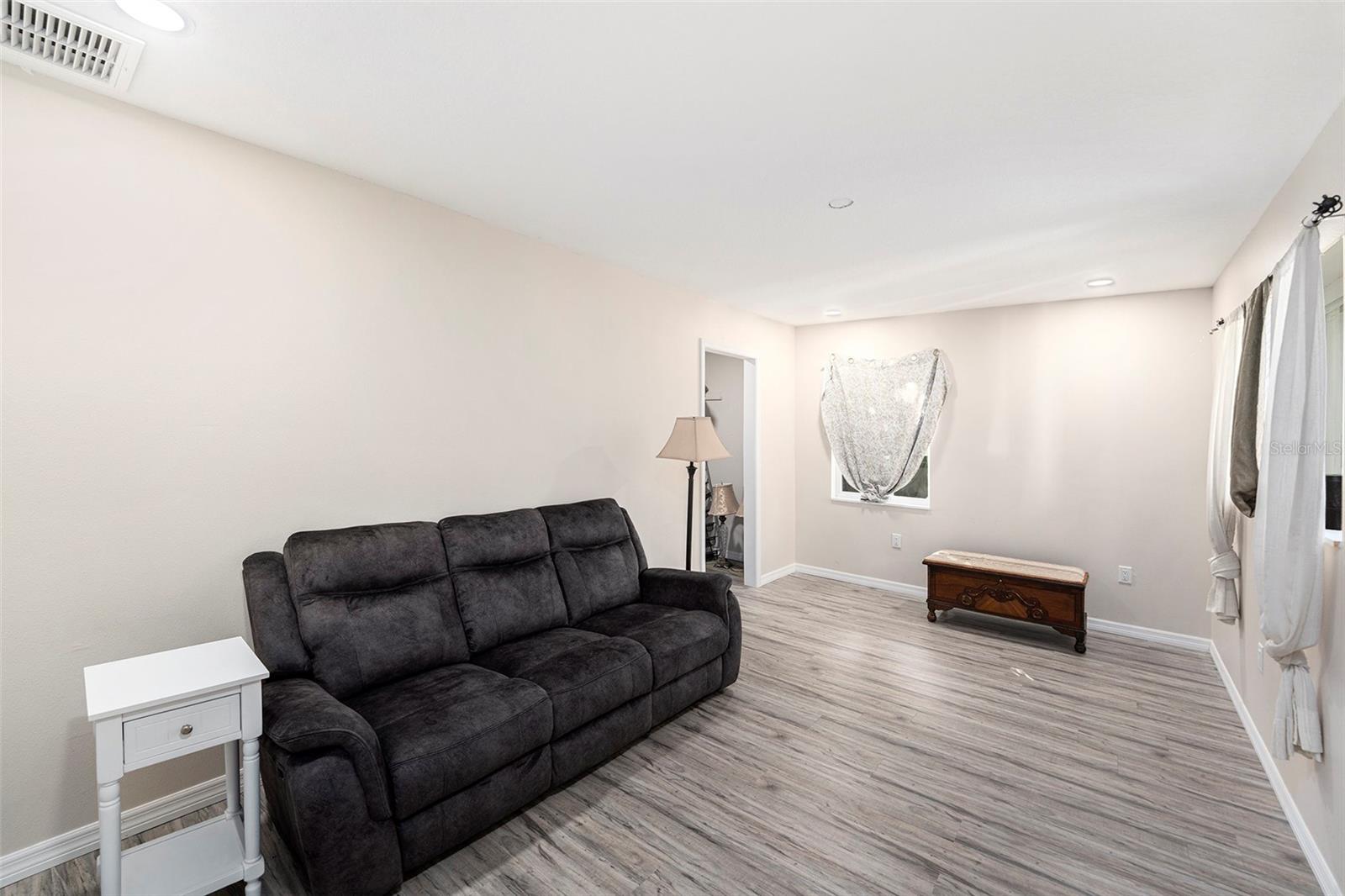 BOULEVARD PINES - Residential