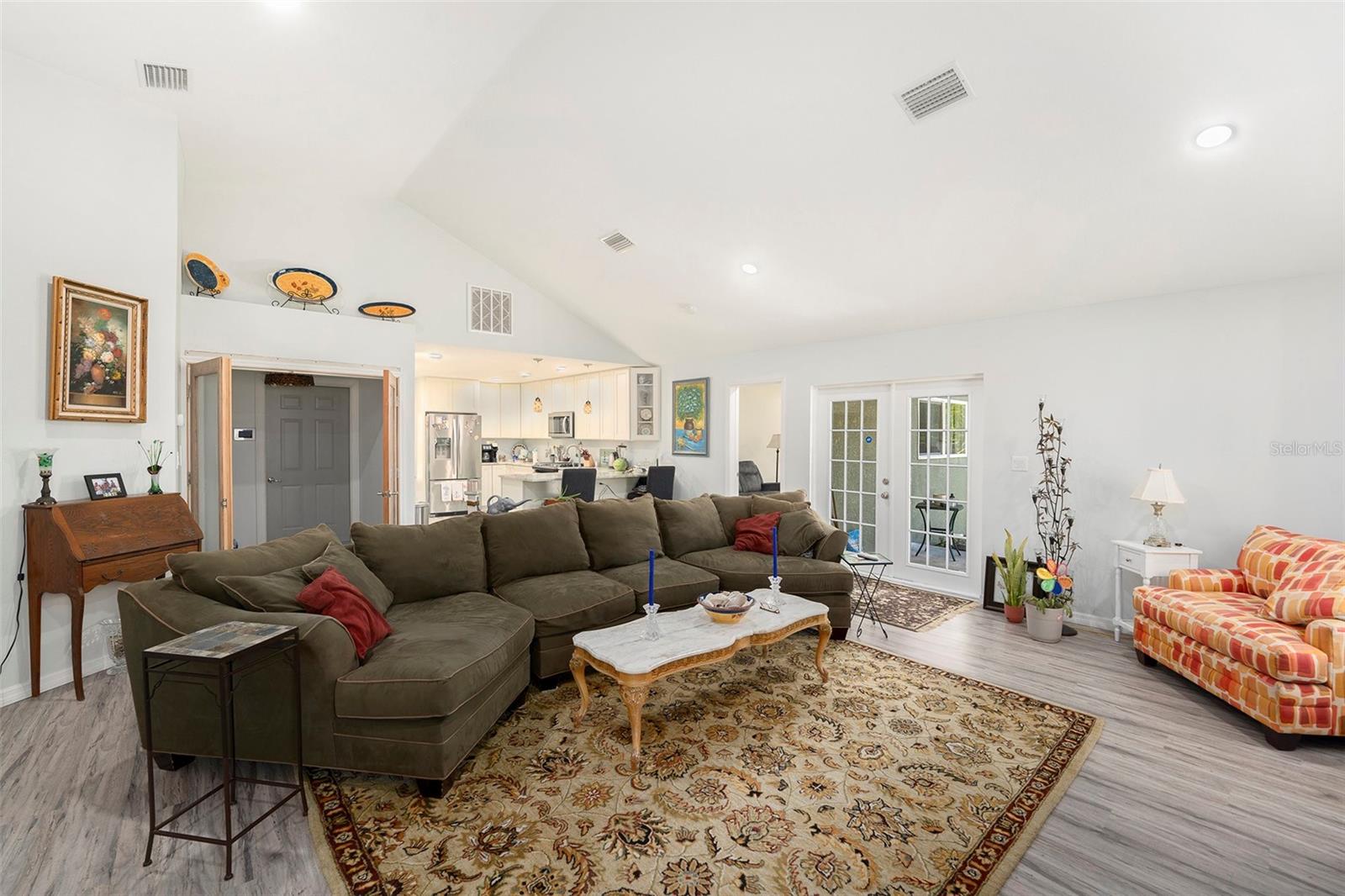 BOULEVARD PINES - Residential