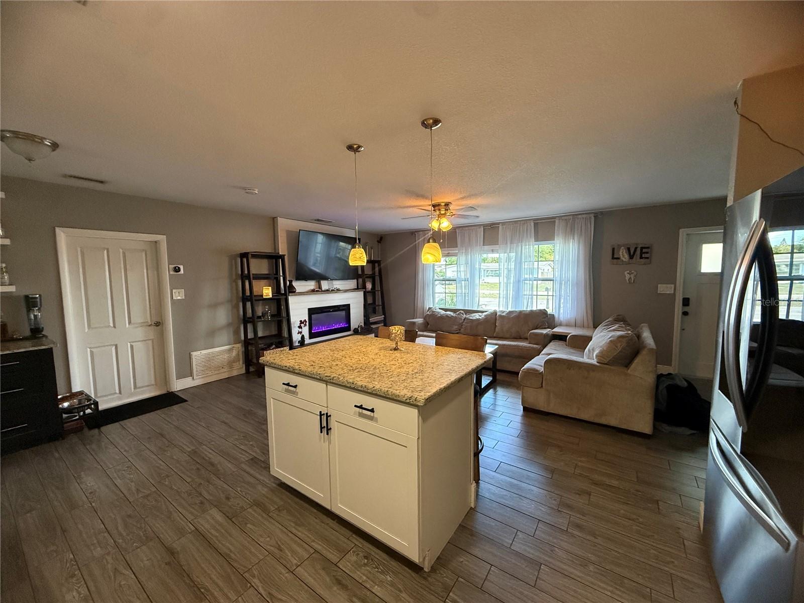 WINDSOR PARK FIRST UNIT - Residential