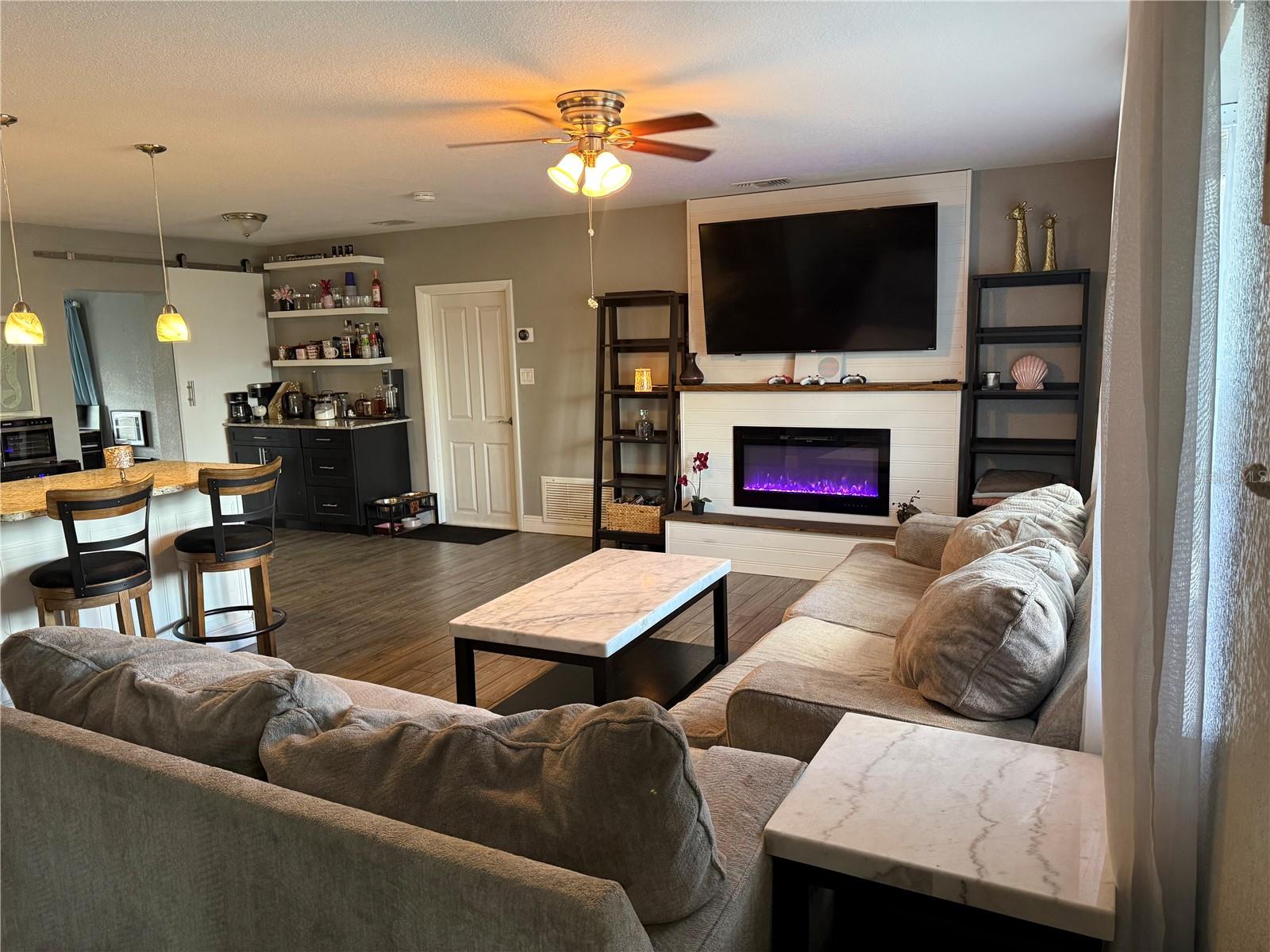 WINDSOR PARK FIRST UNIT - Residential
